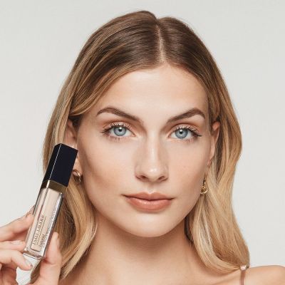 ESTÉE LAUDER Futurist Brightening Skincealer Concealer Korektors