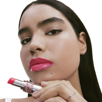 YVES SAINT LAURENT Loveshine Wet Shine Mitrinoša lūpu krāsa
