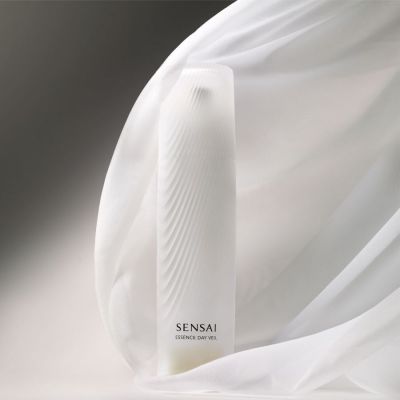 SENSAI Essence Day Veil Nostiprinošs sejas serums