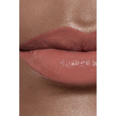CHANEL Rouge Coco Bloom Mitrinoša un apjomu palielinoša lūpu krāsa