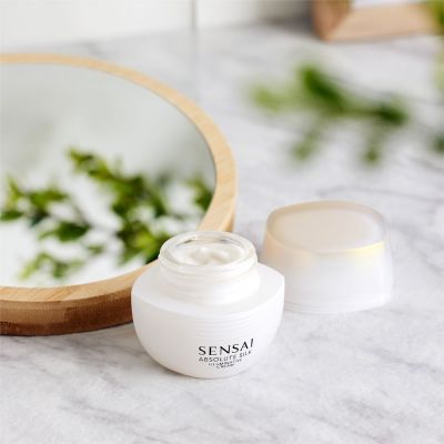 SENSAI Absolute Silk Illuminative Krēms sejas mirdzumam