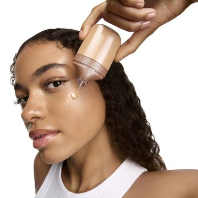 LANCÔME Skin Idôle 3 Serum Supertint  Tonālais krēms