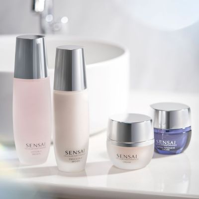 SENSAI Cellular Performance Lotion II Mitrinošs sejas losjons normālai un sausai ādai