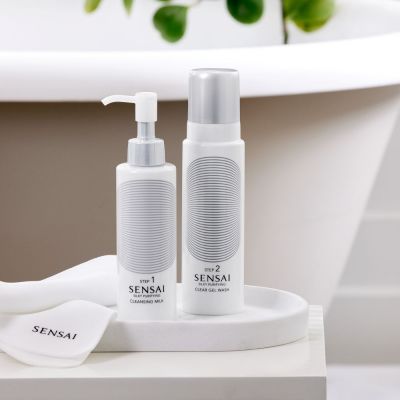 SENSAI Silky Purifying Cleansing Milk Attīrošs pieniņš