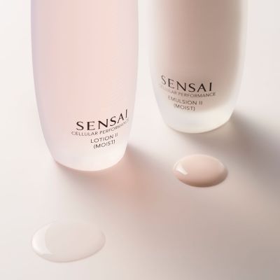 SENSAI Cellular Perfomance Emulsion II Mitrinoša sejas emulsija sausai ādai