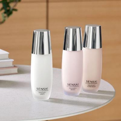 SENSAI Cellular Perfomance Emulsion II Mitrinoša sejas emulsija sausai ādai