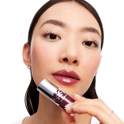 YVES SAINT LAURENT Loveshine Plumping Lip Oil Gloss Apjomu palielinošs lūpu spīdums