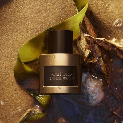 TOM FORD Oud Minérale Izsmidzināms parfimērijas ūdens
