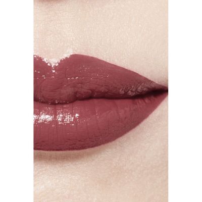CHANEL Rouge Coco Bloom Mitrinoša un apjomu palielinoša lūpu krāsa