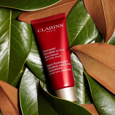 CLARINS Super Restorative Decollete and Neck Concentrate Nostiprinošs kakla un dekoltē krēms