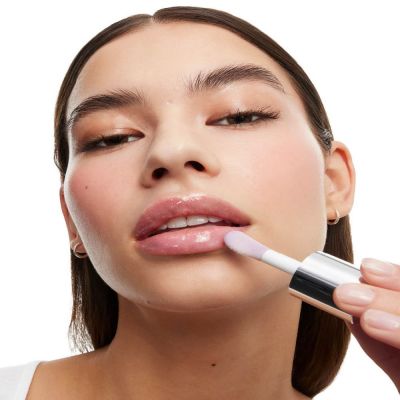 YVES SAINT LAURENT Loveshine Plumping Lip Oil Gloss Apjomu palielinošs lūpu spīdums