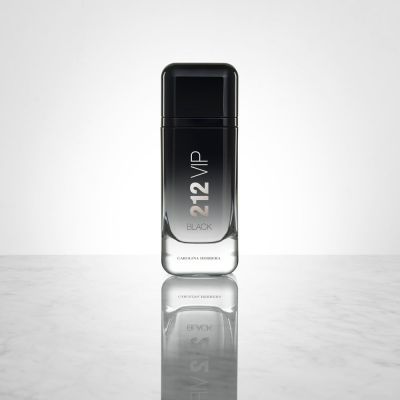 CAROLINA HERRERA 212 Vip Black Parfimērijas ūdens