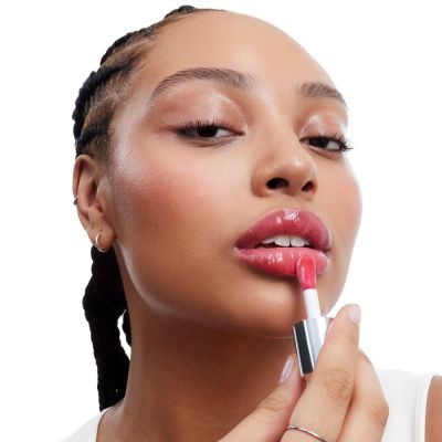 YVES SAINT LAURENT Loveshine Plumping Lip Oil Gloss Apjomu palielinošs lūpu spīdums