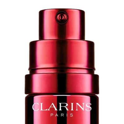 CLARINS Total Eye Lift  Izlīdzinošs koncentrāts ādai ap acīm