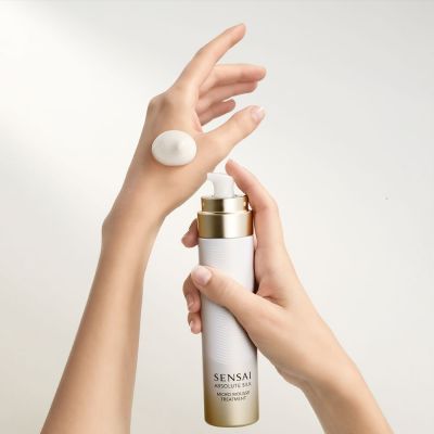 SENSAI Absolute Silk Micro Mousse Treatment Mitrinošs losjons-putas