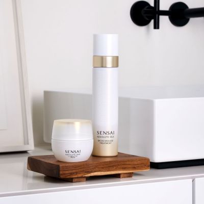 SENSAI Absolute Silk Micro Mousse Treatment Mitrinošs losjons-putas