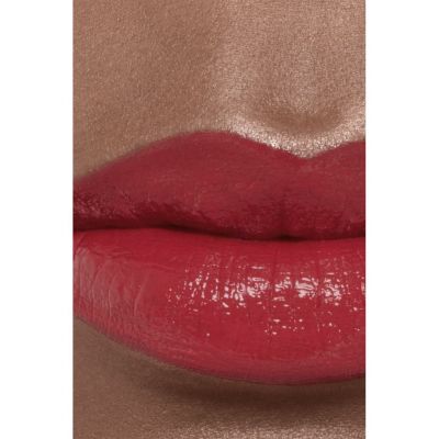 CHANEL Rouge Coco Bloom Mitrinoša un apjomu palielinoša lūpu krāsa