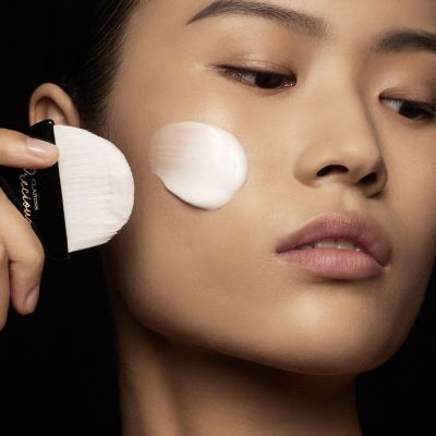 CLARINS Precious La Mousse Douce Nettoyante Attīrošas  līdzeklis