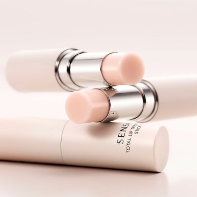SENSAI Total Lip Treatment  Stick Lūpu krēms