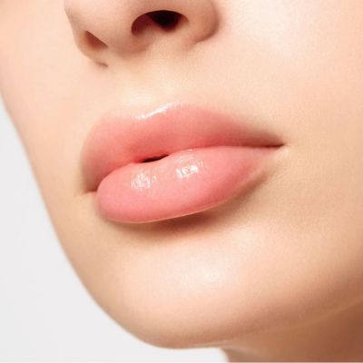 SENSAI Total Lip Treatment  Stick Lūpu krēms