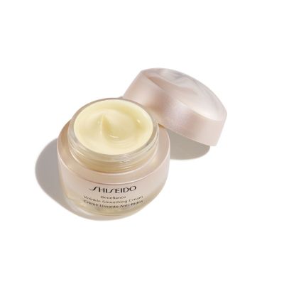 SHISEIDO Benefiance Wrinkle Smoothing Enriched Cream Barojošs pretgrumbu krēms