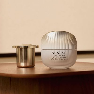 SENSAI Total Form Expert Cream Pretgrumbu sejas krēms