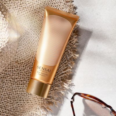 SENSAI SILKY BRONZE SELF TANNING Paštonējošs ķermeņa krēms