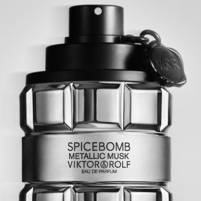 VIKTOR & ROLF SPICEBOMB METALLIC MUSK Parfimērijas ūdens