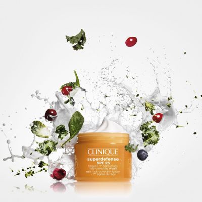 CLINIQUE Superdefense SPF25 Fatigue+1st Signs Of Age Multi-Correcting Cream Dry Combination Skin Dienas sejas krēms