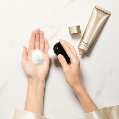 SENSAI Sensai Ultimate The Milky Soap Attīrošas ziepes